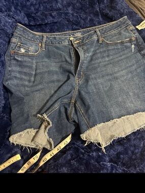 Ladies Old Navy High Rise OG straight size 22 jean shorts NWT